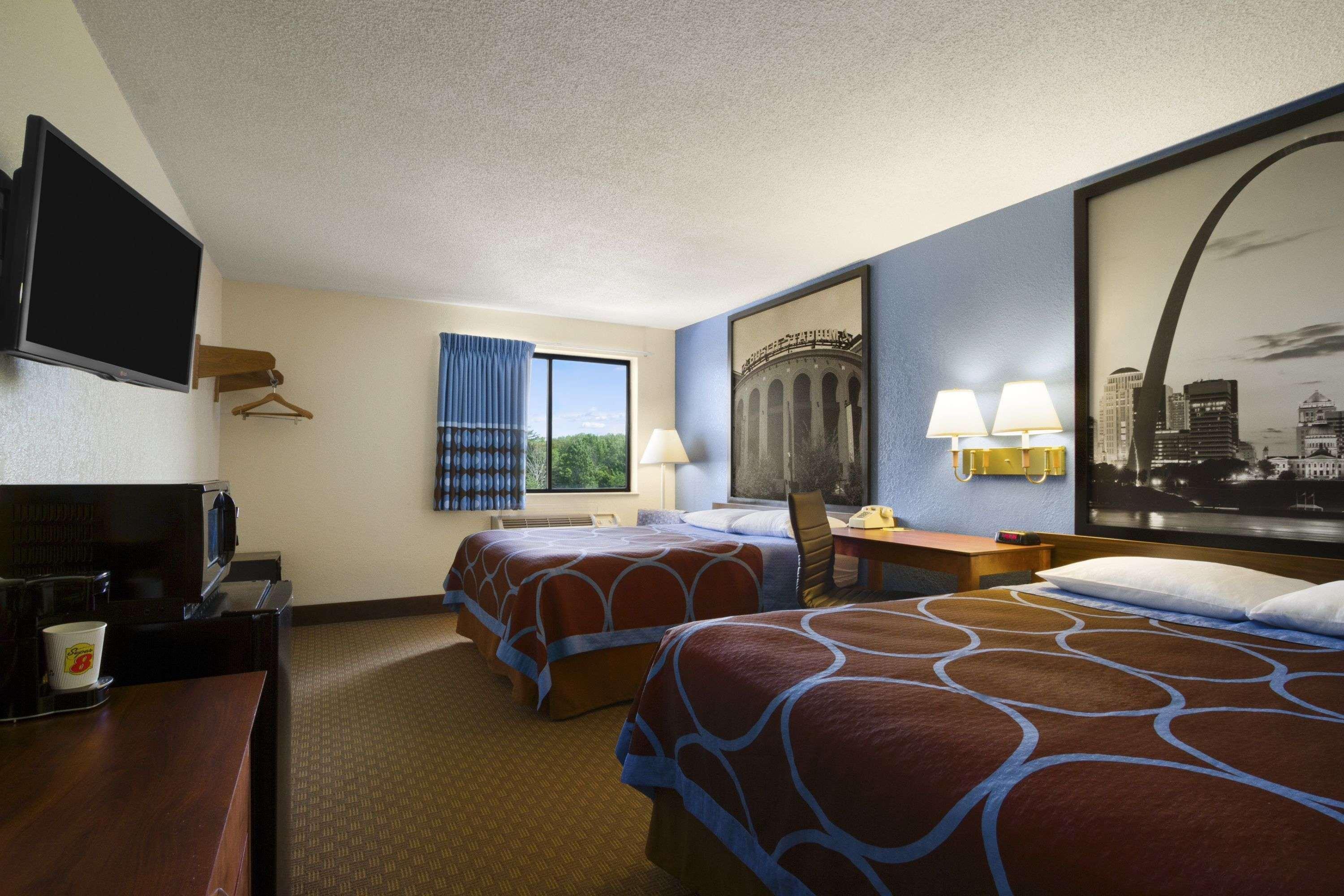 Super 8 By Wyndham Cuba Hotel Exterior photo